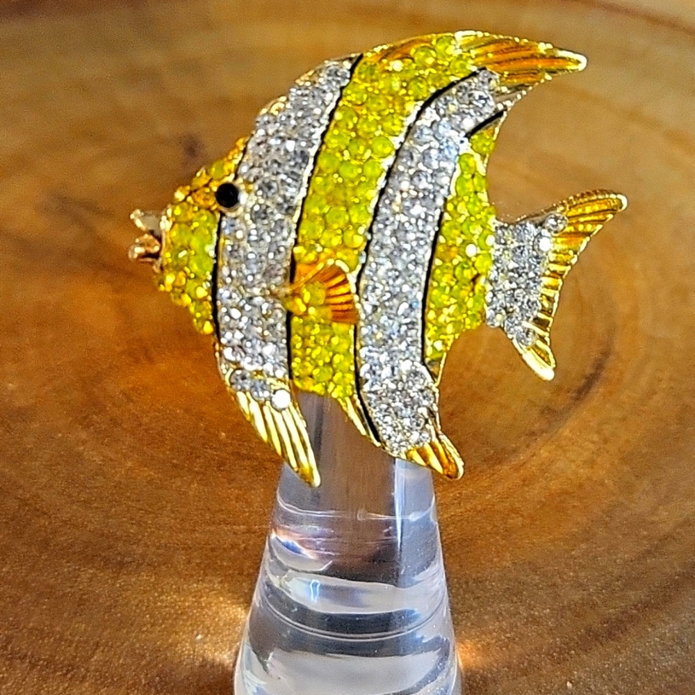 Super Cute & Vibrant Fish Brooch - NWOT